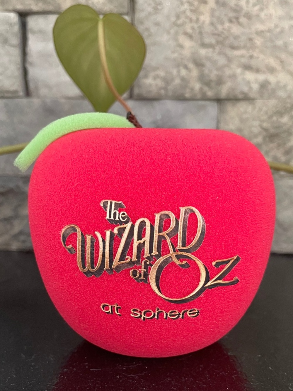 🍎 “Wizard of Oz Experience” Falling Apples Prop From the Las Vegas Sphere-NEW